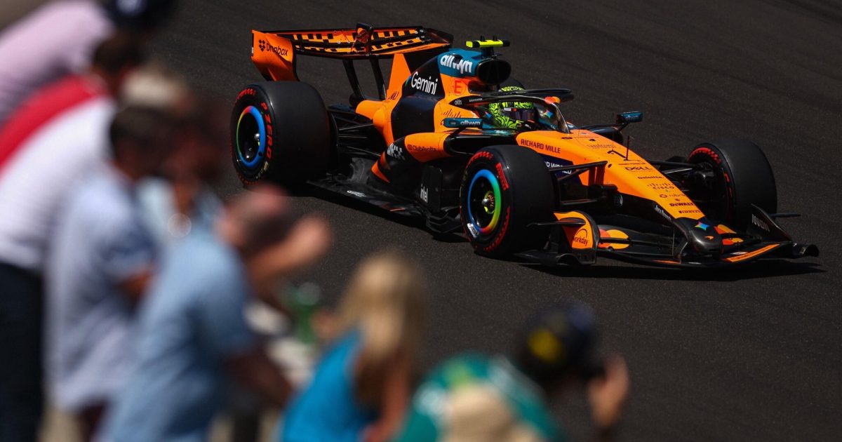Monoplaza de McLaren en acción durante el GP de Hungría 2026 en el Hungaroring