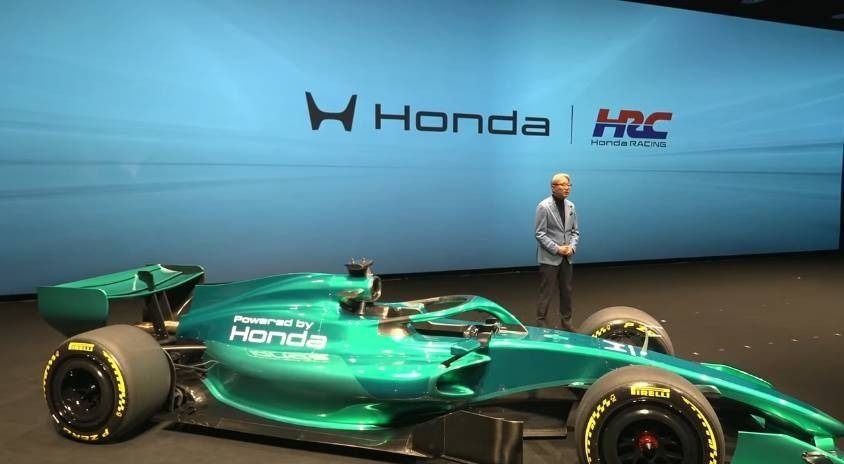 Presentación oficial de Honda Racing Corporation con el Aston Martin Powered by Honda en el escenario